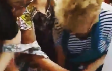 В России отчаянные домохозяйки устроили битву за сковородки в маркете (видео)