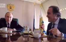 Американский режиссер скандального пропагандистского фильма просит Путина стать его кумом