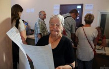 Більшість українців проти перенесення місцевих виборів – опитування
