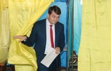 Как голосовали лидеры партий, претендующих на прохождение в Раду (фоторепортаж, видео)