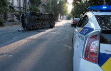 В Херсоні перекинулось авто з виборчими бюлетенями, є постраждала (фото)