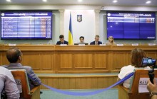 Вибори до Ради: ЦВК почала приймати протоколи з мокрими печатками (фото, відео)