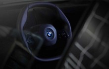 BMW рассекретила интерьер своего кроссовера на батарейках: электрокар получит необычный руль (фото)