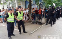На Донетчине протестуют с палатками и шинами из-за возможных фальсификаций на выборах (фото)