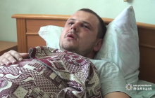 Розбили пляшку об голову: на Оболоні затримали шістьох нападників на правоохоронця (відео)