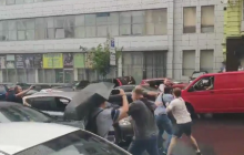 Поліція відкрила справу за фактом нападу на авто Порошенка