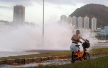 Мощный ливень затопил улицы Рио-де-Жанейро