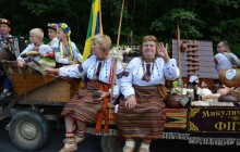 Наварили 75 литров грибной похлебки и показали свадьбу Довбуша: как Яремче отгуляло День города (фоторепортаж)