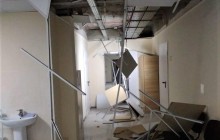На Сумщині у щойно відремонтованому відділенні лікарні обвалилася стеля (фото)