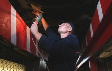 Незаметные винтики системы. Кто и как обслуживает медицинский автотранспорт столицы