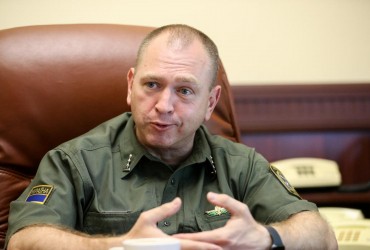 Серед нас є герої і злочинці: Дейнеко розповів про ганебні втечі чоловіків з України