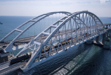 Кібератака в Криму: зупинено рух по Керченському мосту, - джерело