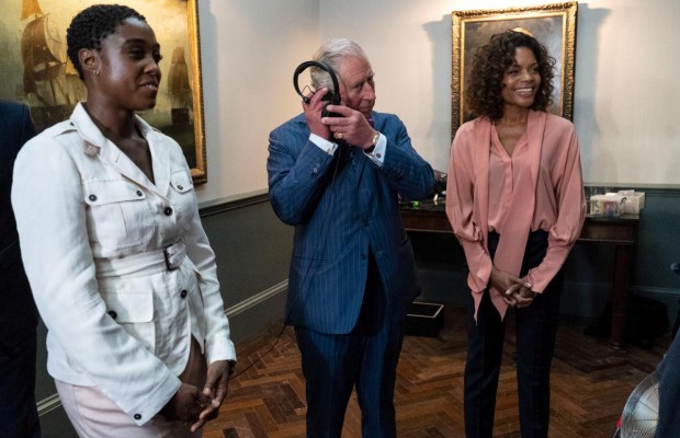 "Прекратите разрушать классику!": сеть в гневе из-за новости о чернокожей женщине-агенте 007