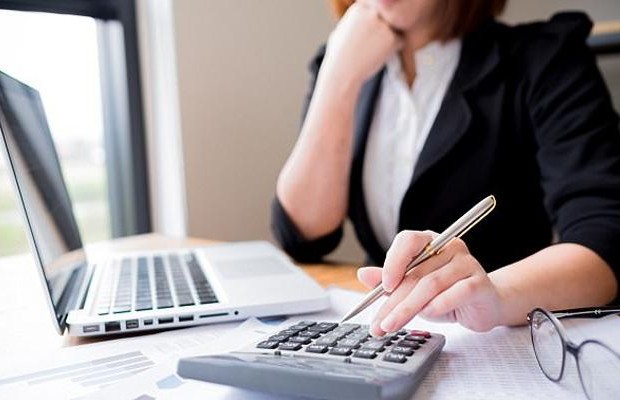 День бухгалтера в Україні: оригінальні привітання та листівки