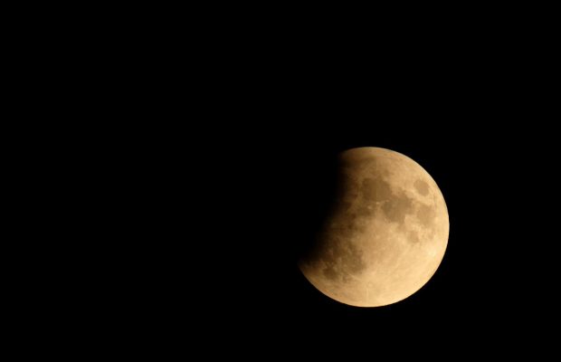 Астрологи розповіли, яким знакам Зодіаку повня 5 червня принесе неймовірну удачу