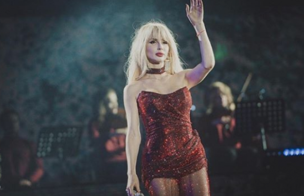 Светлана Лобода показала ссадины и синяки на ногах (фото)