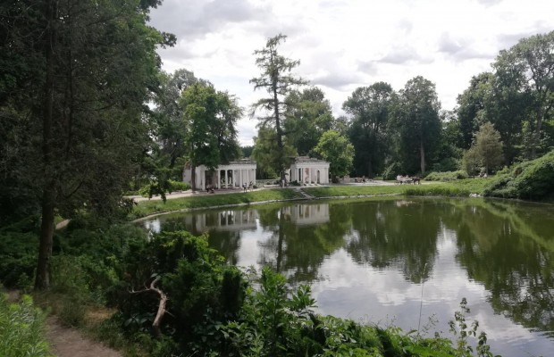 На денек из Киева: живописная красота дендропарка «Александрия» с тенью пернатого бизнеса