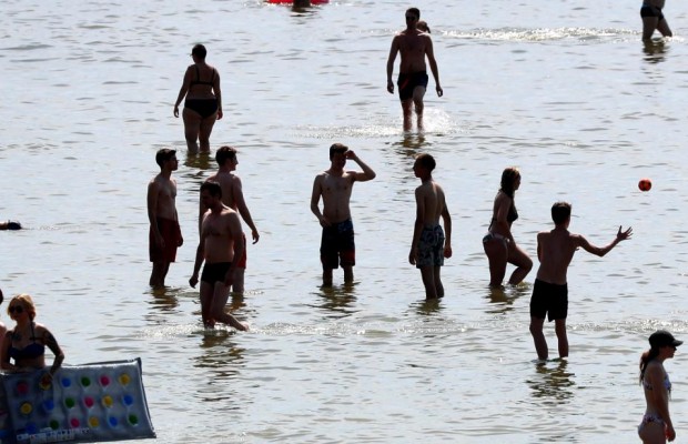 Минздрав разрешит открыть пляжный сезон в Украине, несмотря на карантин