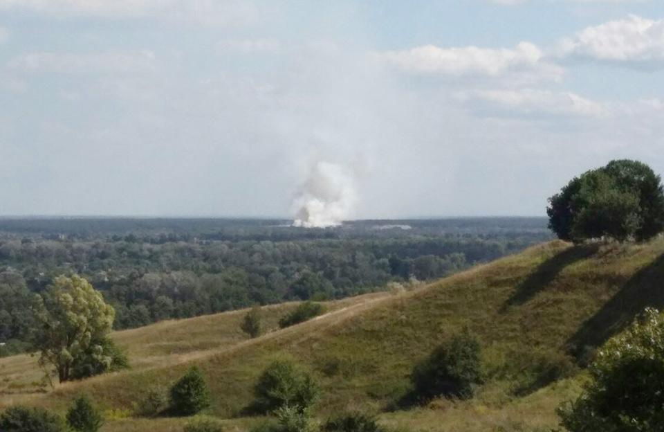 Дим від пожежі на сміттєзвалищі можна побачити і в самій Полтаві / фото poltava.to Дим від пожежі на сміттєзвалищі можна побачити і в самій Полтаві / фото poltava.to