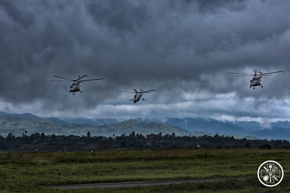 Военные пилоты в Конго усовершенствовали свои навыки пилотирования ночью / фото facebook.com/JointOperationalHeadquarters Военные пилоты в Конго усовершенствовали свои навыки пилотирования ночью / фото facebook.com/JointOperationalHeadquarters