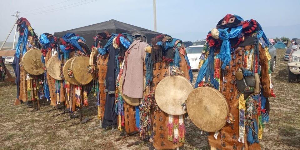 В России шаманы вызывали дождь / ndn.info В России шаманы вызывали дождь / ndn.info