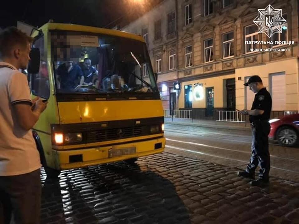 У 53-летнего мужчины обнаружили 1,17 промилле алкоголя в крови / фото: Управление патрульной полиции Львовской области У 53-летнего мужчины обнаружили 1,17 промилле алкоголя в крови / фото: Управление патрульной полиции Львовской области