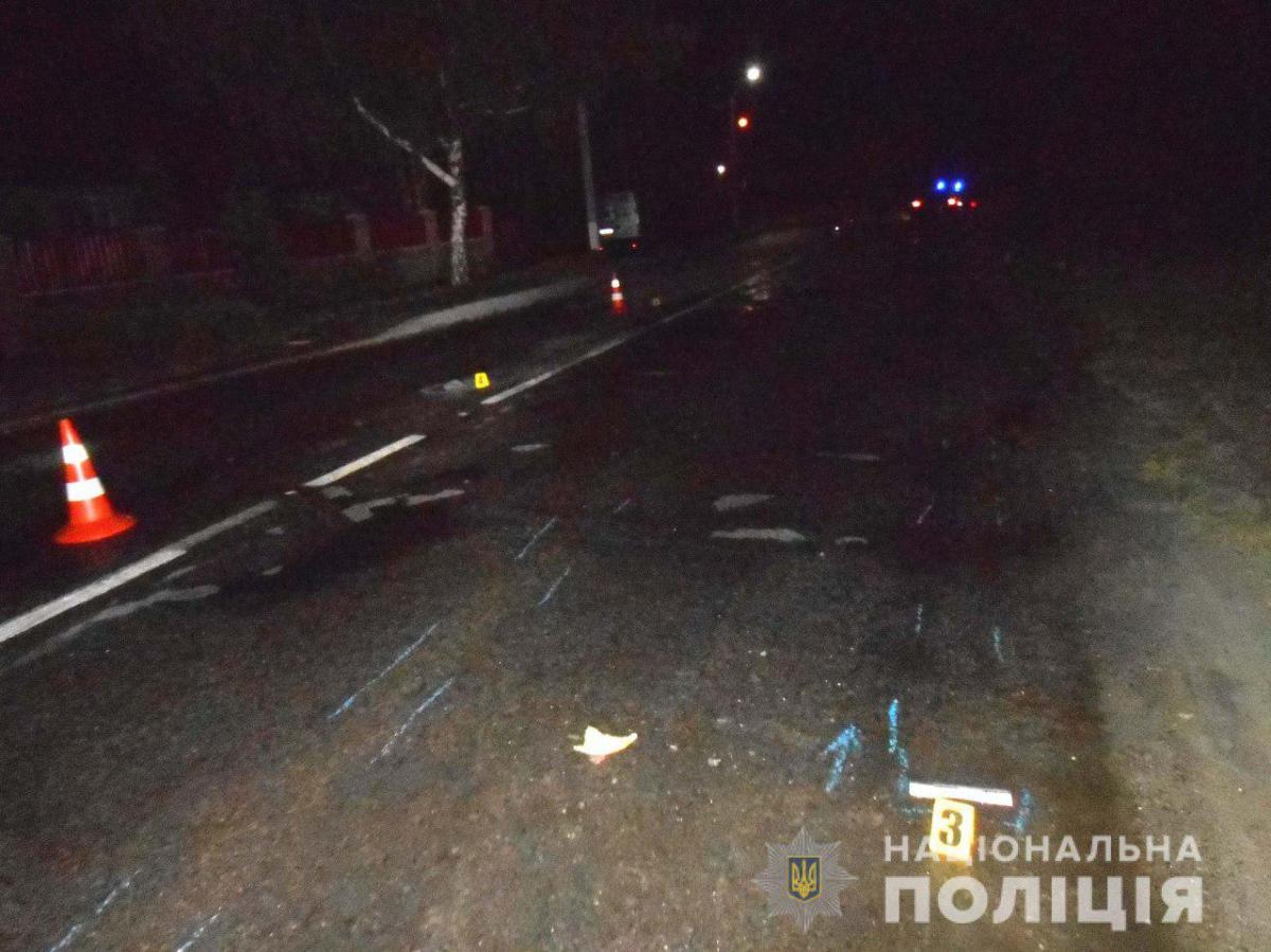 Поліція встановлює, як хлопець опинився за кермом / фото: ГУ Нацполіції Рівненської області Поліція встановлює, як хлопець опинився за кермом / фото: ГУ Нацполіції Рівненської області