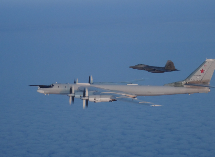 США перехватили бомбардировщики России возле берегов Аляски / фото twitter.com/NORADCommand