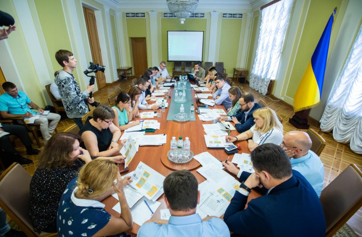 У президента согласовали с международными донорами совместный план действий по внедрению проекта "еМалятко" / фото president.gov.ua