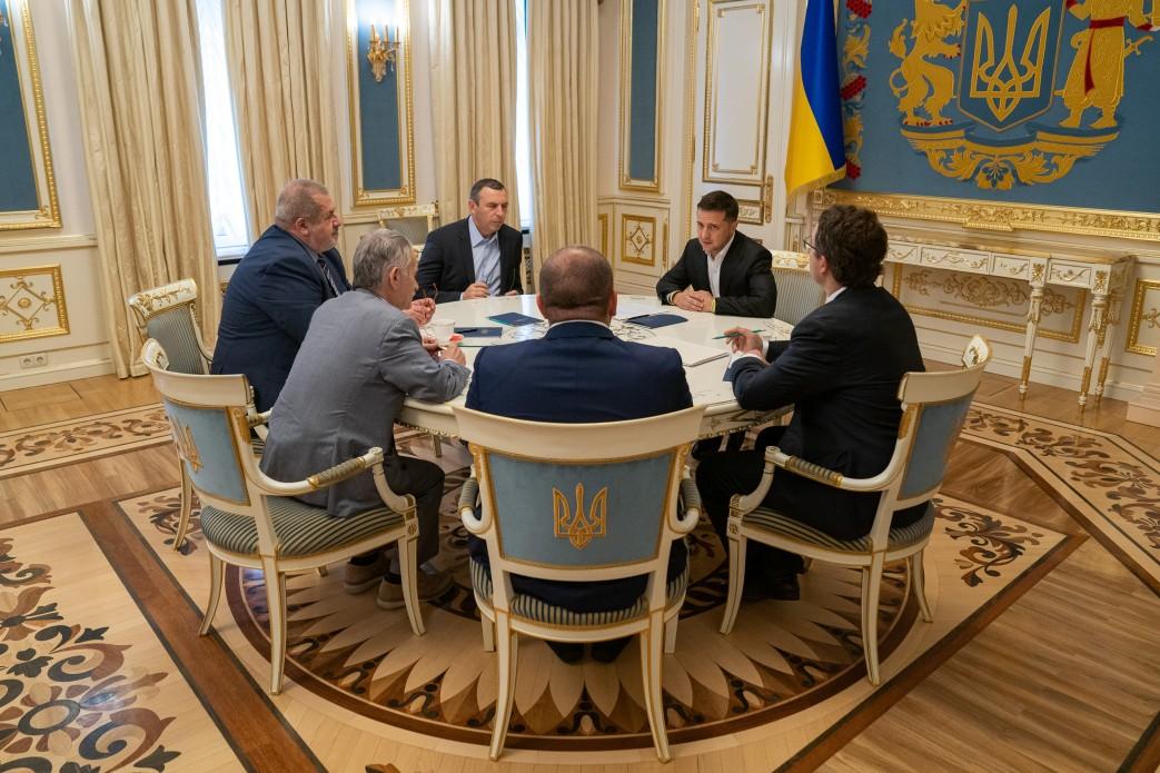 Президент провел встречу с представителями крымскотатарского народа / фото president.gov.ua Президент провел встречу с представителями крымскотатарского народа / фото president.gov.ua