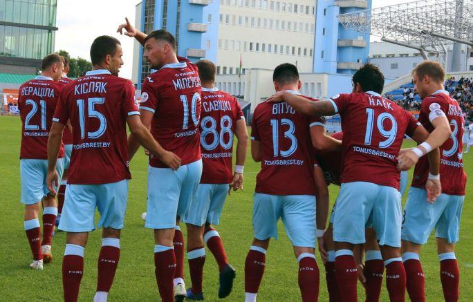 "Динамо-Брест" лідирує в чемпіонаті Білорусі / фото: dynamo-brest.by "Динамо-Брест" лідирує в чемпіонаті Білорусі / фото: dynamo-brest.by