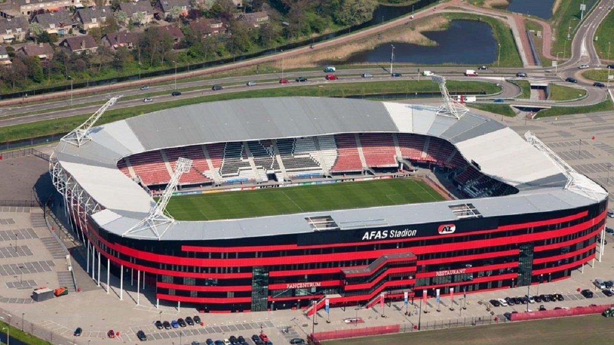 Арена не готова приймати матчі / twitter.com/AZAlkmaar Арена не готова приймати матчі / twitter.com/AZAlkmaar