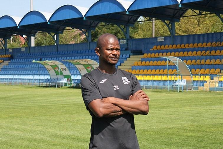 Жулио Сезар недолго продержался в Олимпике / фото: olimpik.com.ua Жулио Сезар недолго продержался в Олимпике / фото: olimpik.com.ua