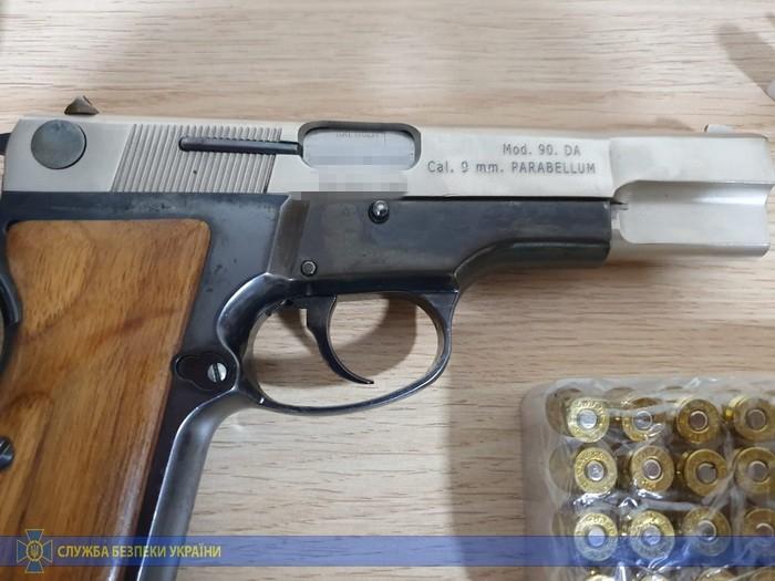 В Одессе задержан бывший военный, продававший оружие из зоны ООС / фото ssu.gov.ua В Одессе задержан бывший военный, продававший оружие из зоны ООС / фото ssu.gov.ua