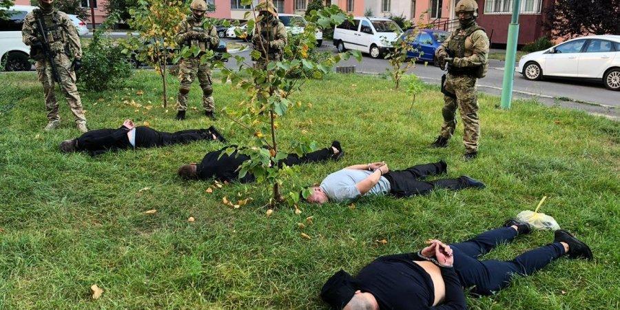Полиция одновременно задержала бандитов в Киеве, Виннице и Черкасской области / фото НПУ Полиция одновременно задержала бандитов в Киеве, Виннице и Черкасской области / фото НПУ