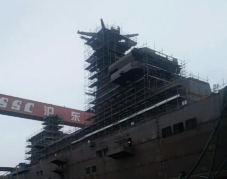 Китай строит один из мощнейших десантных кораблей в мире / Twitter, @Loongnaval