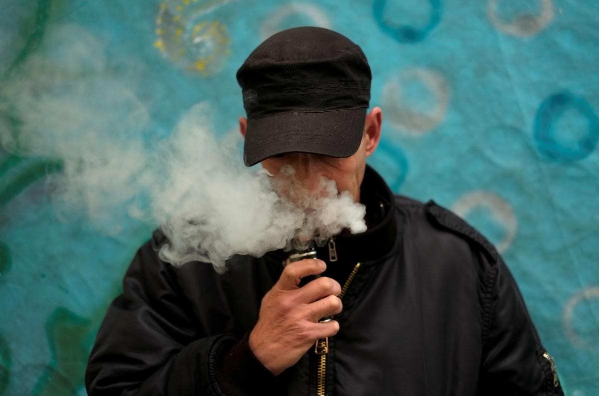 Сеть вейп-шопов UVAPE бросает вызов премьер-министру, – журналист