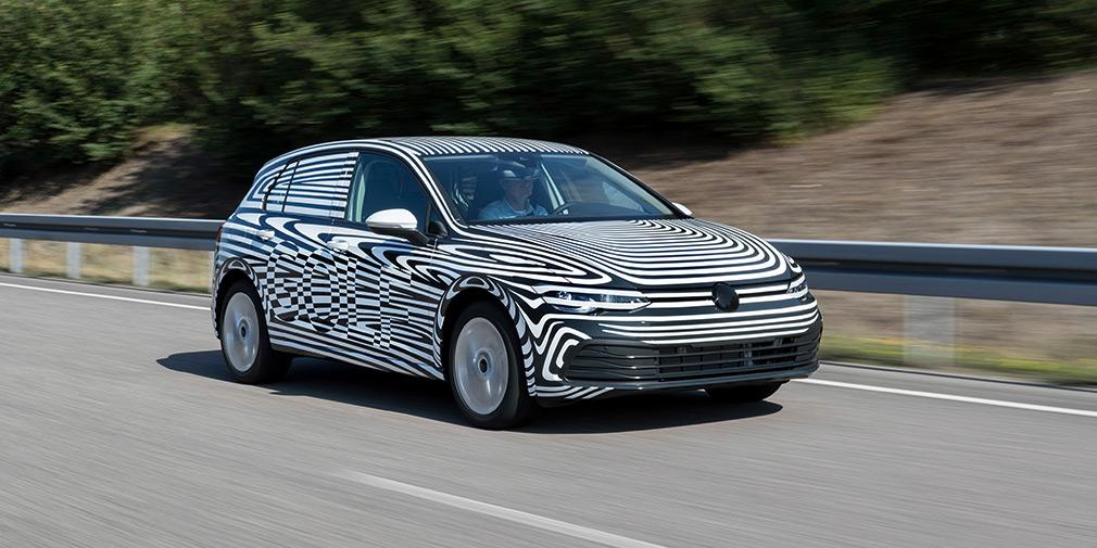 Новий «Гольф» буде відрізнятися збільшеним рельєфним капотом / фото Volkswagen Новий «Гольф» буде відрізнятися збільшеним рельєфним капотом / фото Volkswagen