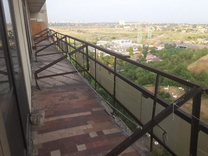 Аварийный балкон санатория "Куяльник" / фото УНИАН