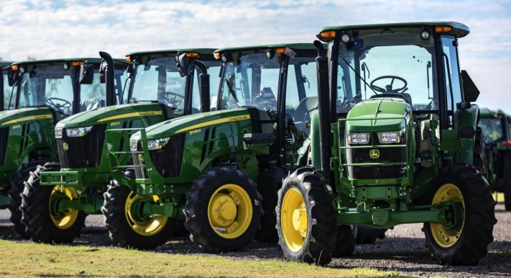 AIS Group to start producing tractors in Ukraine Emerging Europe UNIAN