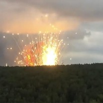 Взрывы на складе боеприпасов под Красноярском унесли жизнь одного человека