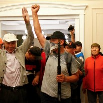 RFE/RL: One dead as Kyrgyz forces leave ex-president's compound, hostages freed (Video)