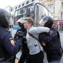 На акции протеста в Москве задержано больше десятка несовершеннолетних (фоторепортаж)