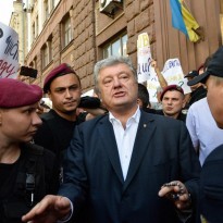Poroshenko says ready to testify using lie detector on live TV