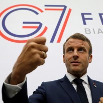Макрон: Возвращение России в G7 неуместно до окончания агрессии против Украины