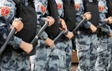 США и ЕС осудили силовой разгон в Москве несогласованной акции и потребовали освобождения задержанных