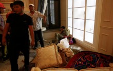 Силовикам удалось прорваться на территорию резиденции экс-президента Кыргызстана