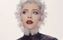 Солистка The Hardkiss примеряла 10 необычных образов в лирик-видео на новую песню (фото)