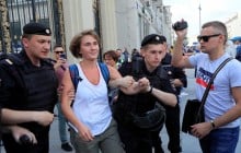 Затриману на мітингу в Москві журналістку викликали повісткою до військкомату з чоловічим іменем (фото)