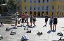 У центрі Одеси встановили понад 100 капканів, що символізують "в'язнів Кремля"